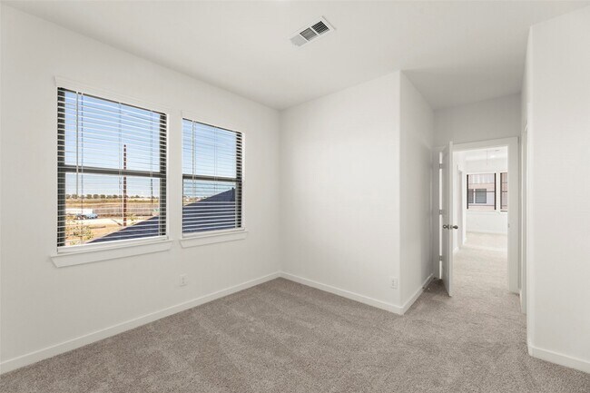 Building Photo - 3335 Verdant Ln