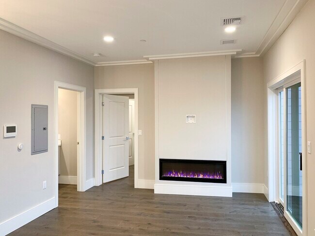 Building Photo - 214 Market St