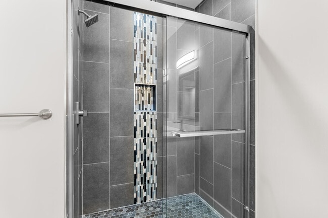 Building Photo - 5 Romana Ln