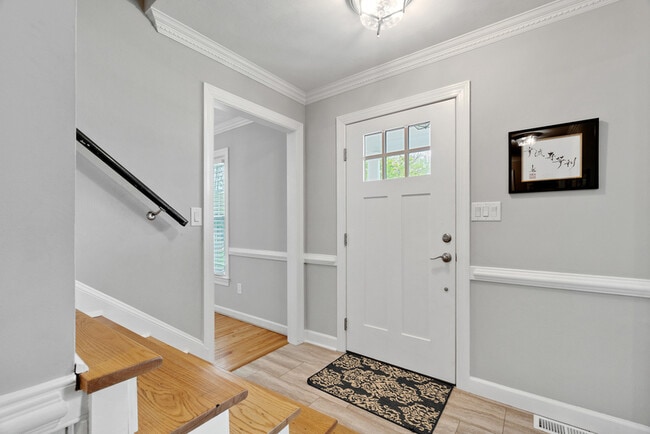 Building Photo - 717 Hempstead Ct