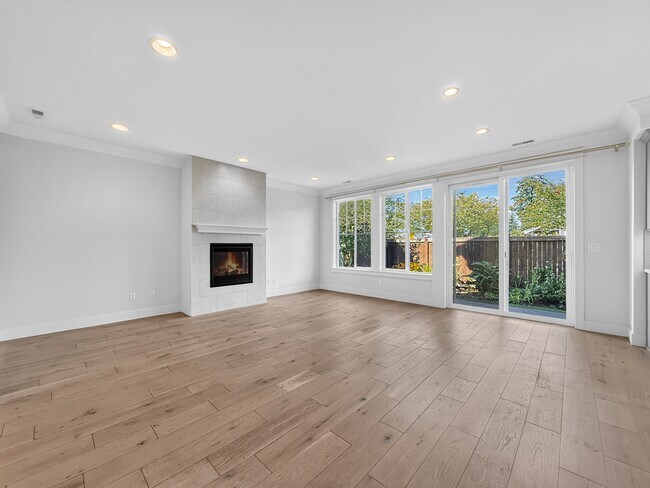Building Photo - 21238 80th Ave W