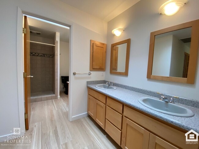 Building Photo - Inviting 3BD/2BA Home in Glen Ellen
