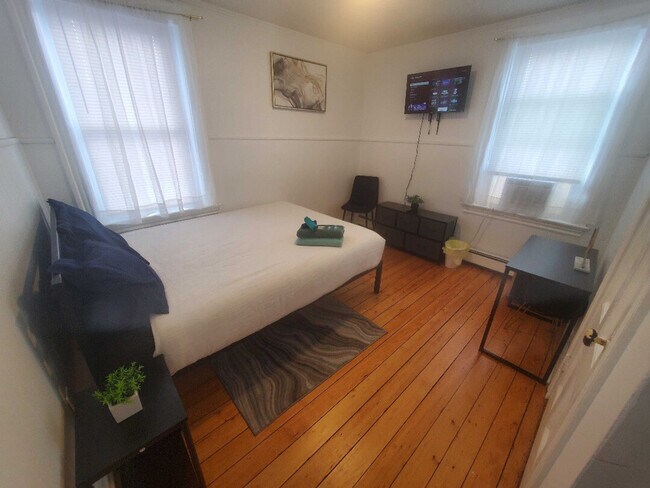 Building Photo - 141 Wendell St