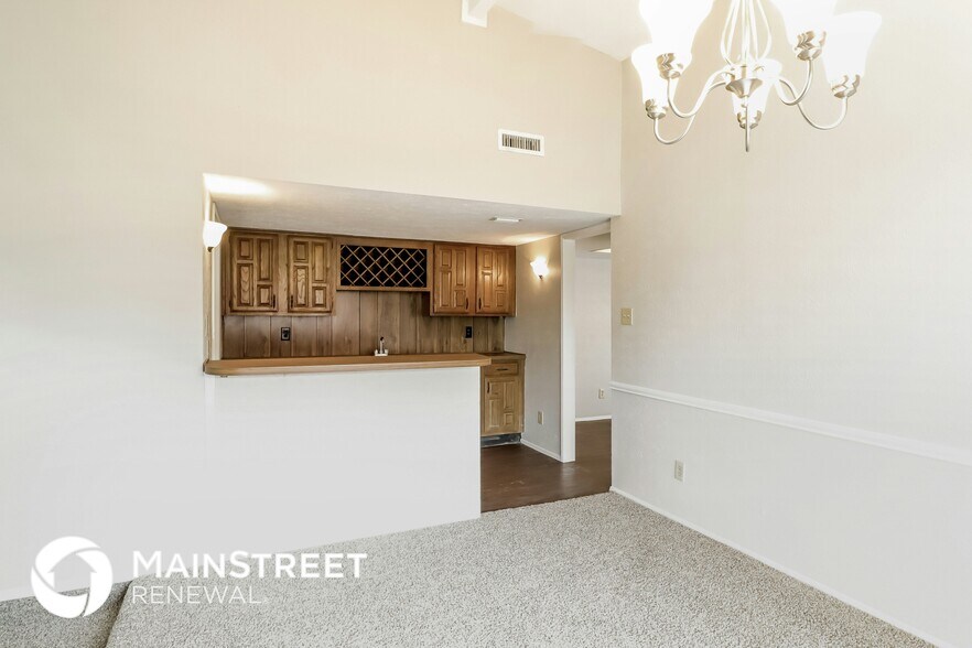 Building Photo - 7254 Cloverglen Dr