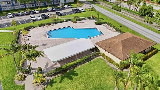 Building Photo - 301 SW 135th Ave
