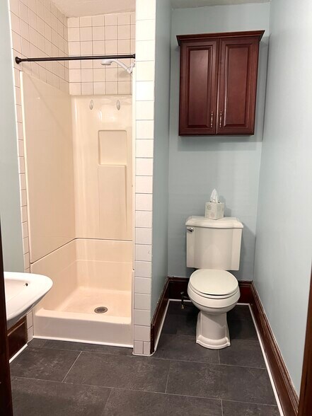 Bathroom 2 - 94 Graham St