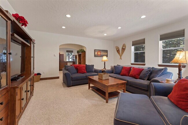 Building Photo - "Luxurious 3-Bed Sanctuary in Breckenridge...