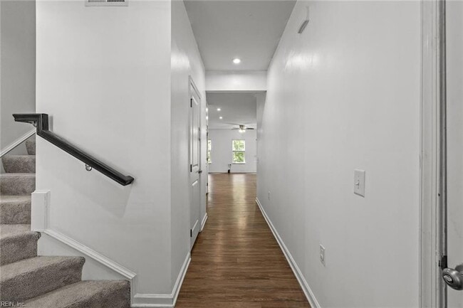 Building Photo - 109 Capeside Ct