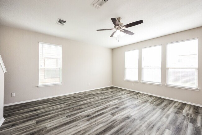 Building Photo - 4530 Wrangler Run