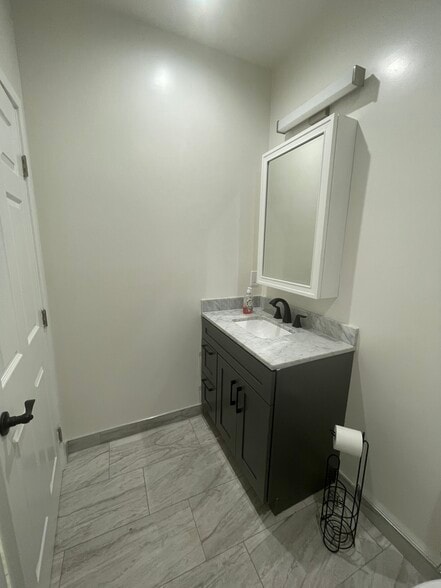 Bathroom Sink - 600 W Palmer St