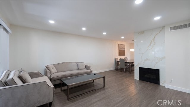 Building Photo - 7757 Vía Rosa Maria