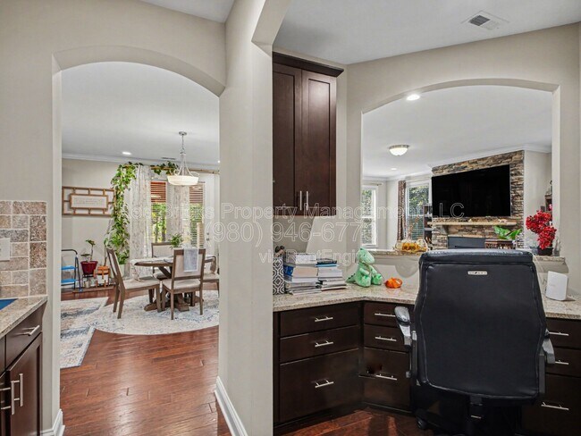 Building Photo - 8742 Whitehawk Hill Rd