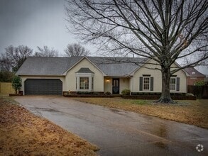 Building Photo - VOUCHERS ACCEPTED!!  Renovated in Germanto...