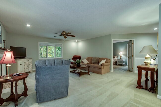 Building Photo - 260 Chuniloti Way