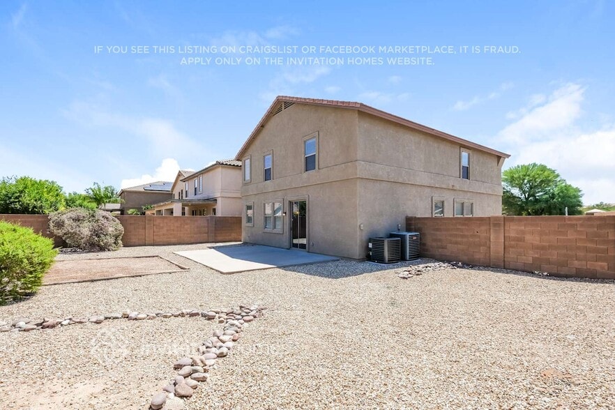 Building Photo - 1806 E Patrick Ln