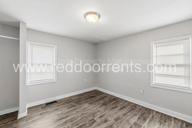 Building Photo - 4320 E 30th St