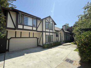 Building Photo - Tucked-Away Tudor Gem Near Atherton