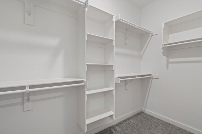 Building Photo - Like new 4BR Farmington home! LOADED with upgrades! Don't miss out!