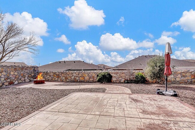 Building Photo - 6825 Steffers Ln