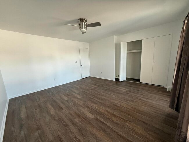 Building Photo - 1082 Greenhills Dr