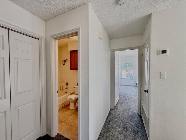 Building Photo - 1407 Deer Ledge Trail