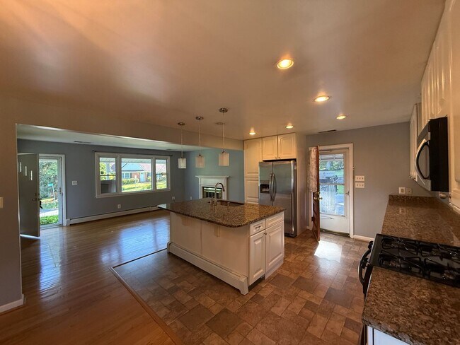 Building Photo - Cockeysville 4BR/2BA Home | Driveway | Finished Lower Level + Flex Room | Updated Bath | Granite ...