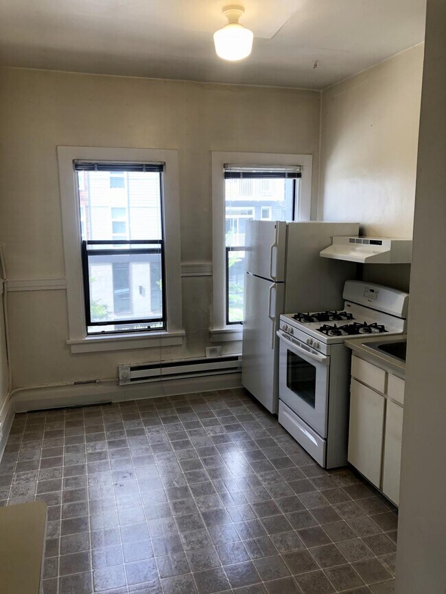Building Photo - Snyder/Duke Apts - 1 bedroom