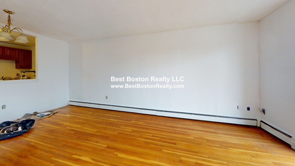 Building Photo - 435 Shirley St