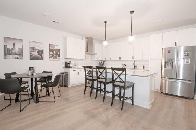 Building Photo - 3101 Govalle Ave