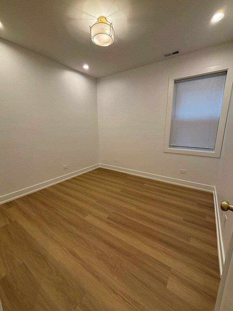 Building Photo - 6042 S Eberhart Ave