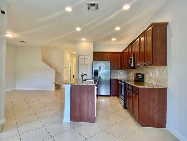 Building Photo - 10283 Wellington Parc Dr
