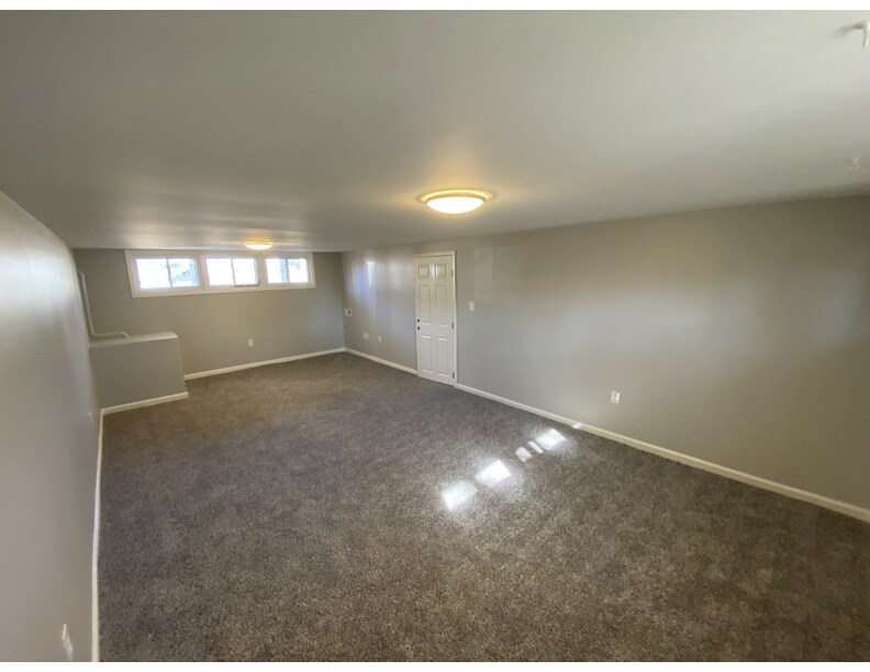 Building Photo - 11 Windflower Dr