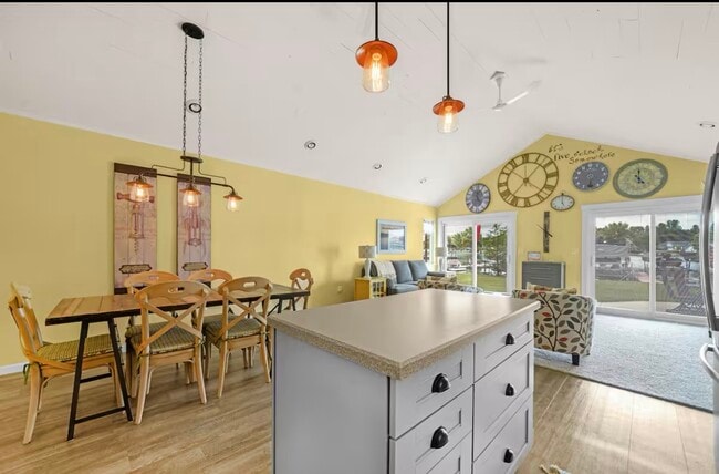 Building Photo - 8043 S Portage Rd