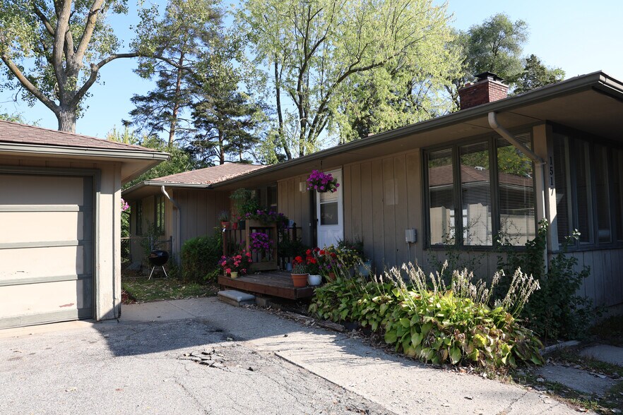 Front - 1517 Cambria Dr