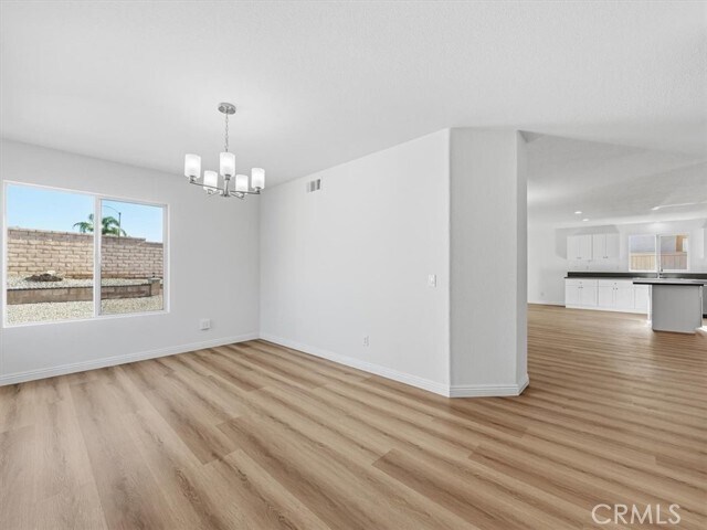 Building Photo - 2775 S Buena Vista Ave