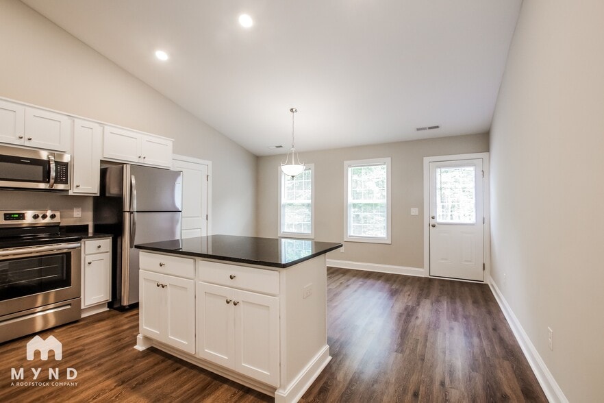 Building Photo - 4250 Burgin St