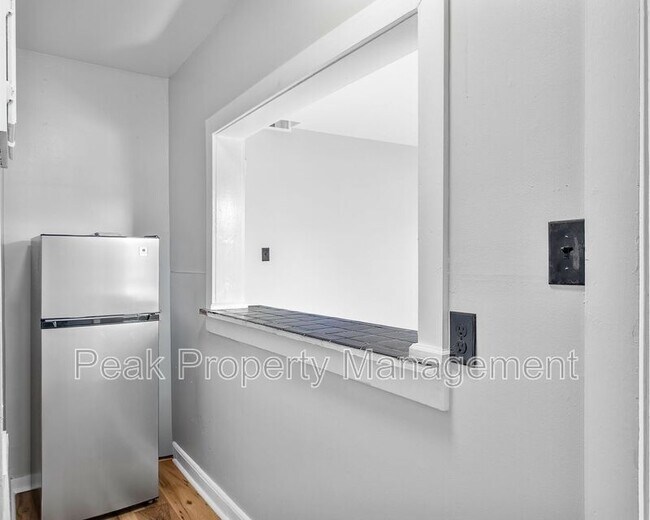 Building Photo - 2901 Ellwood Ave