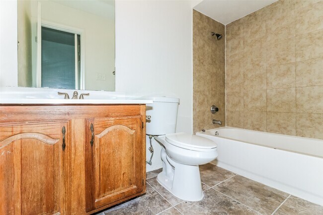 Building Photo - 16814 Macleish Dr