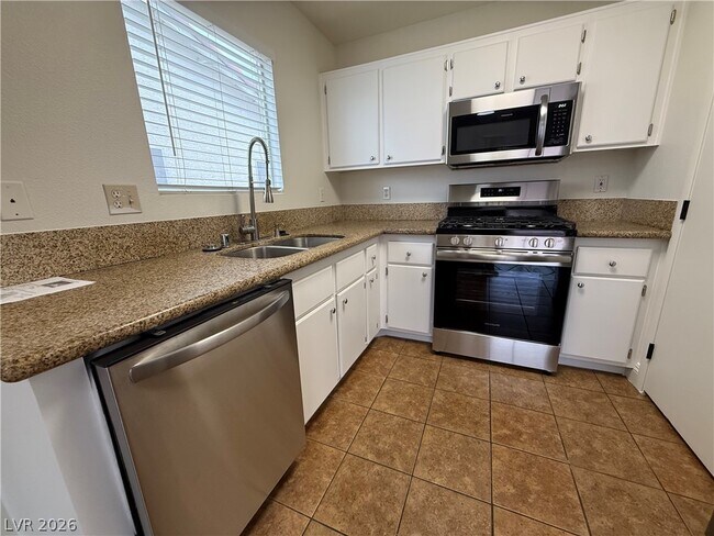 Building Photo - 3130 Meadow Flower Ave