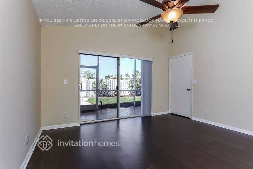 Building Photo - 1369 Fairfax Cir E