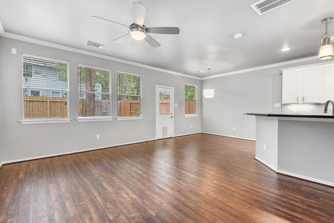 Building Photo - 19 Musk Rose Ct