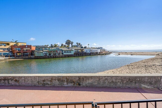 Building Photo - Charming 2BD | 1BA Condo Near Capitola Village & Beach