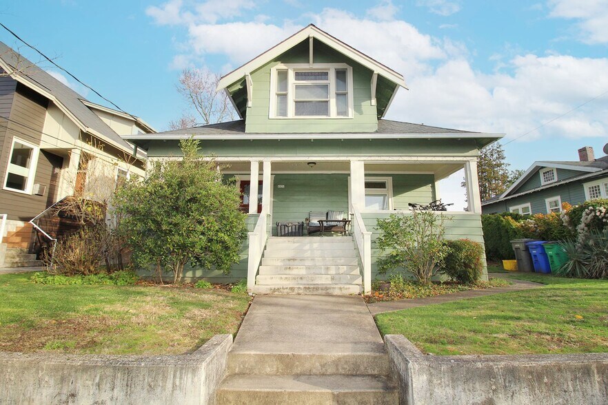 Building Photo - 4826 NE 14th Pl