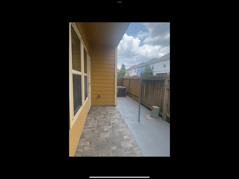 Building Photo - 7923 Ashford Trace Dr