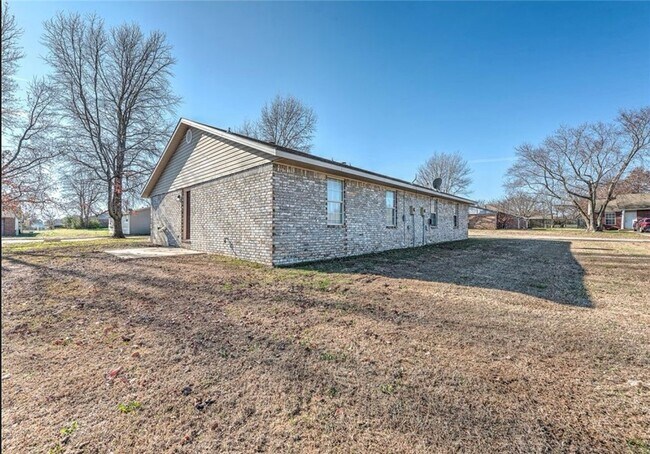 Building Photo - 4518 W Franciscan Trail