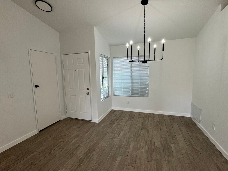 Building Photo - 366 Samsara Ct
