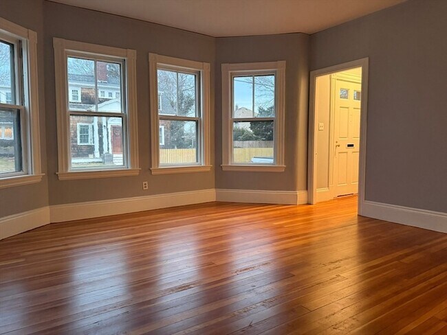 Building Photo - 5 Lothrop St