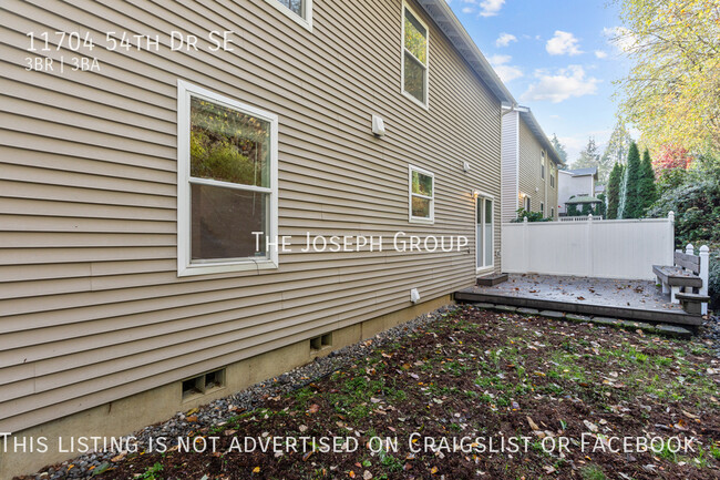 Building Photo - Recently updated & spacious 3 bed in Everett