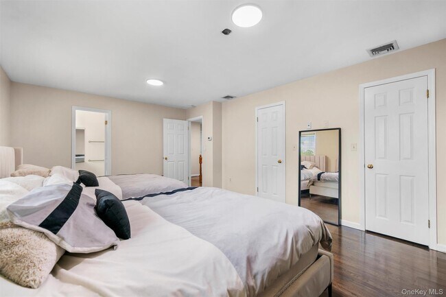 Building Photo - 14 Cheesecote Ct