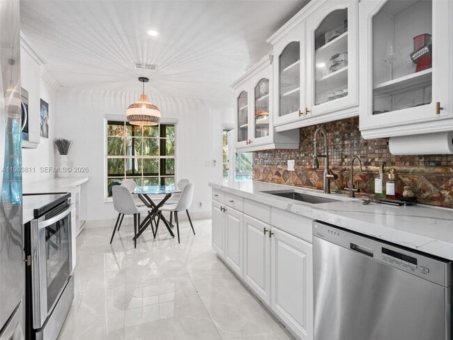 Building Photo - 2553 NW 42nd Ave